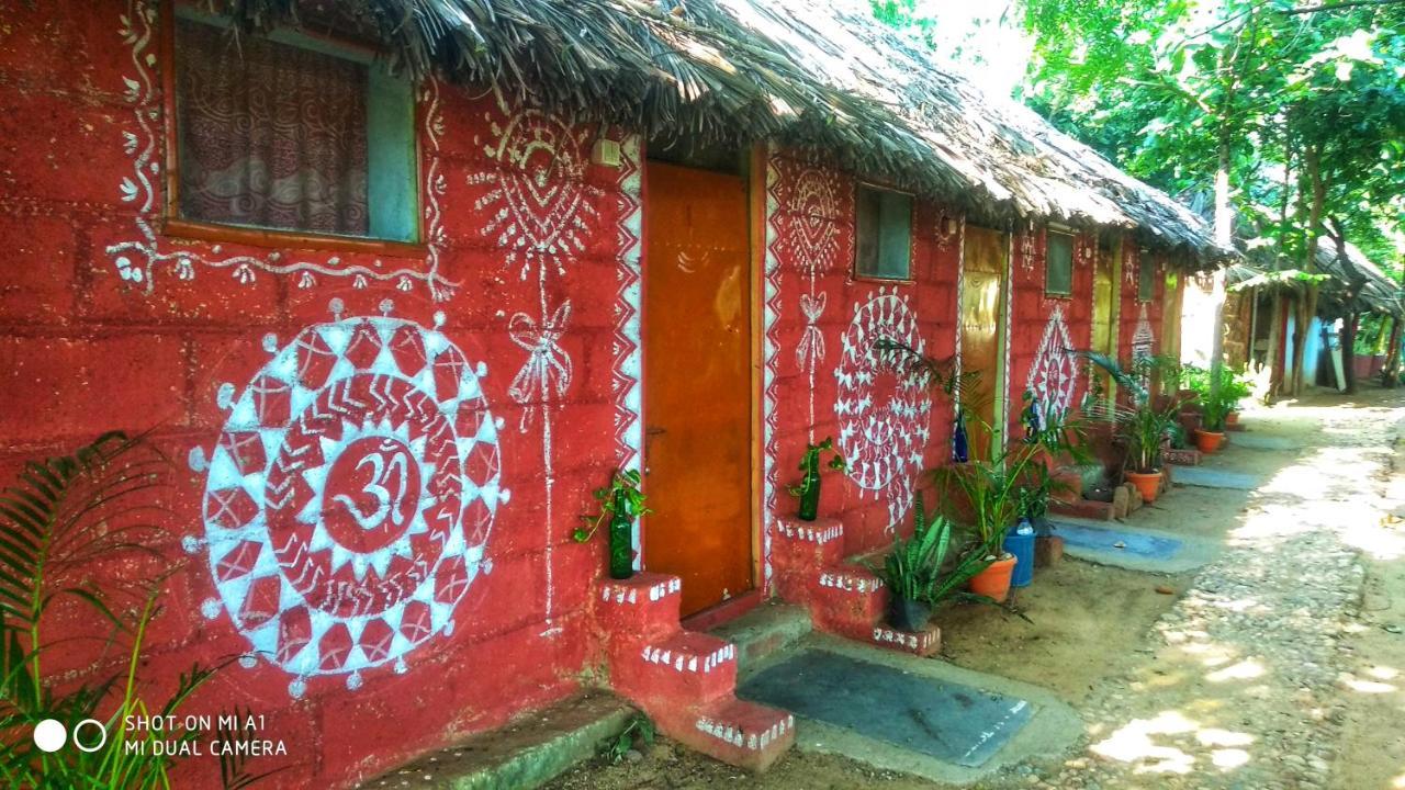 Om Shanti Om Homestay Hampi Luaran gambar