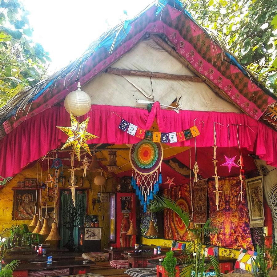 Om Shanti Om Homestay Hampi Luaran gambar